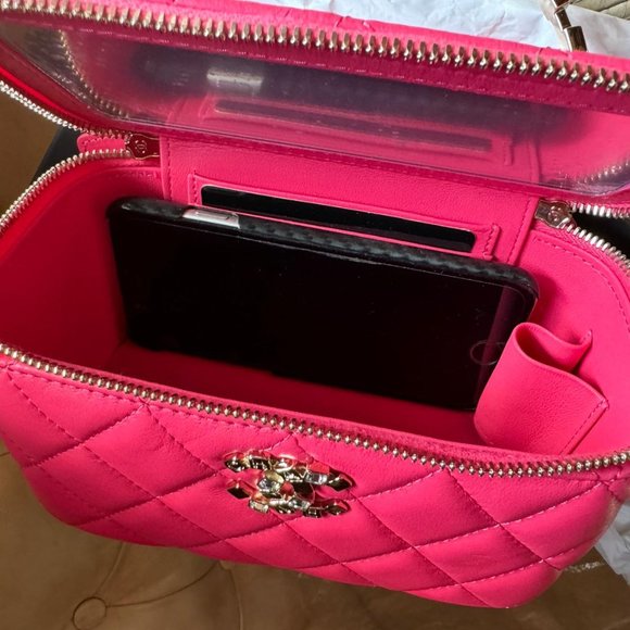 New Chanel Fuchsia Quilted Leather Clutch with Chain Bag Limited Edition - Picture 11 of 16
